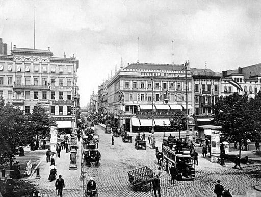 Georg Simmel – Die Großstadt und das Geistesleben (1903) 512px-Bundesarchiv_Bild_146-2008-0282,_Berlin,_Friedrichstrasse