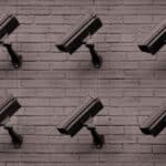 Überwachungskameras / CCTV an einer Wand