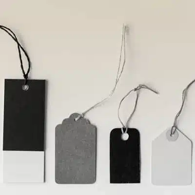 Etiketten als Symbol für den Labelling-Ansatz (deutsch: Etikettierungsansatz) der Kriminologie