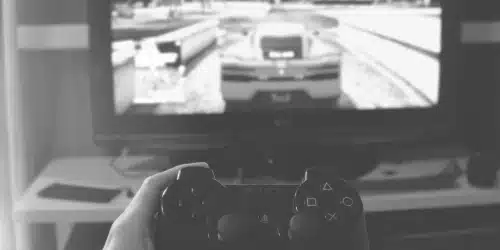 Computerspiele als Gegenstand kriminologischer Forschung – Spieler vor Videospielbildschirm