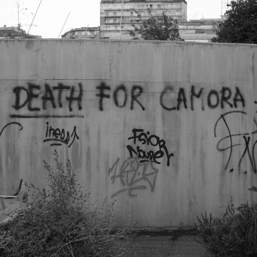 Graffiti mit der Aufschrift „Death for Camorra“ – Symbolbild zum Film Gomorrha (2008).