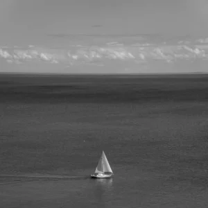 Segelboot auf dem Mittelmeer – ikonisches Symbol des Films „The Talented Mr. Ripley“ (1999).