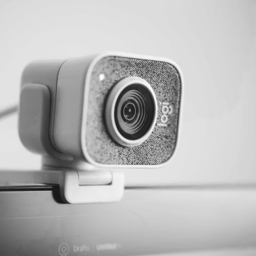 Webcam auf einem Computerbildschirm
